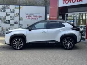 Toyota Yaris Cross thumbnail 2