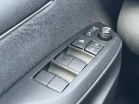 Toyota Yaris thumbnail 18