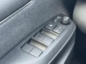 Toyota Yaris thumbnail 38
