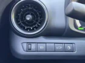 Toyota C hr thumbnail 50