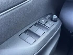 Toyota Yaris thumbnail 25