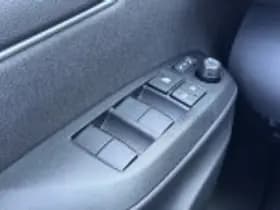 Toyota Yaris thumbnail 51