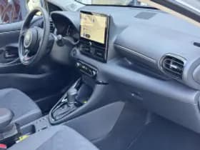Toyota Yaris thumbnail 4