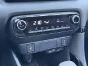 Toyota Yaris thumbnail 35