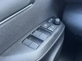 Toyota Yaris thumbnail 23