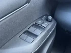 Toyota Yaris thumbnail 48