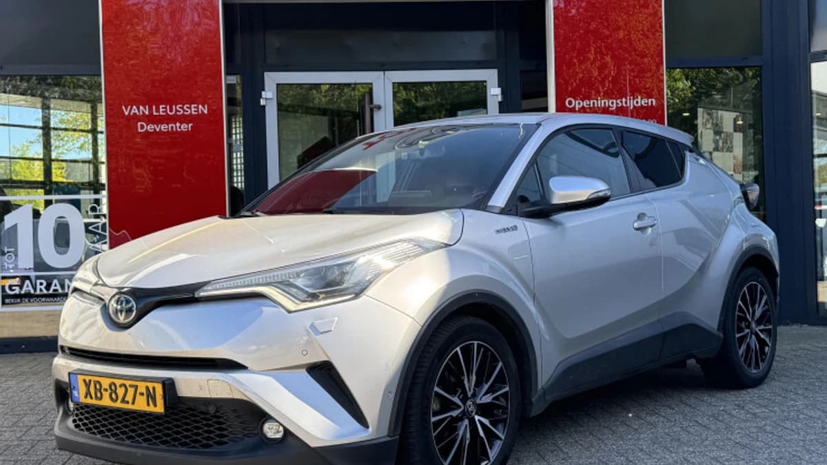 Toyota C hr — foto 1