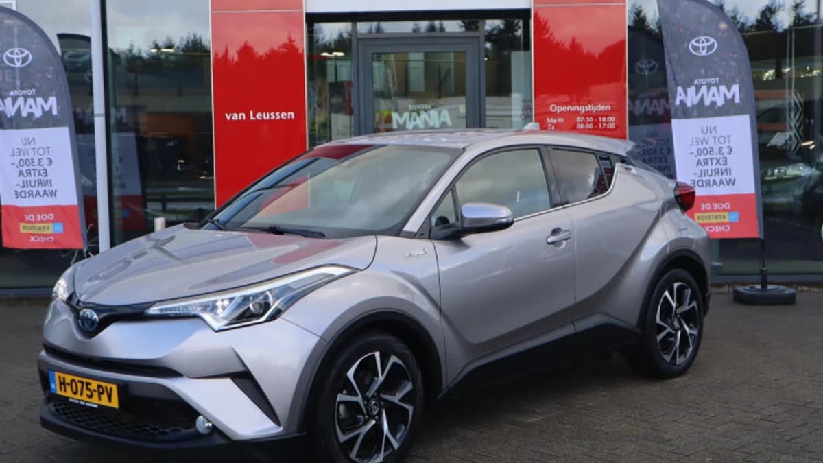 Toyota C hr — foto 1