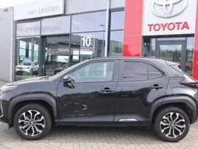 Toyota Yaris Cross thumbnail 2