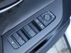 Toyota C hr thumbnail 25