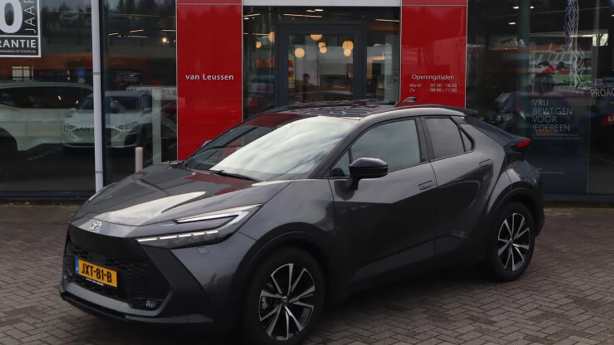Toyota C hr — foto 1