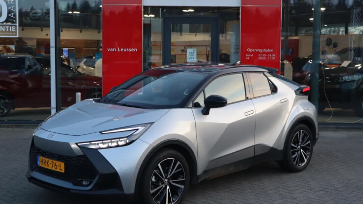 Toyota C hr — foto 1