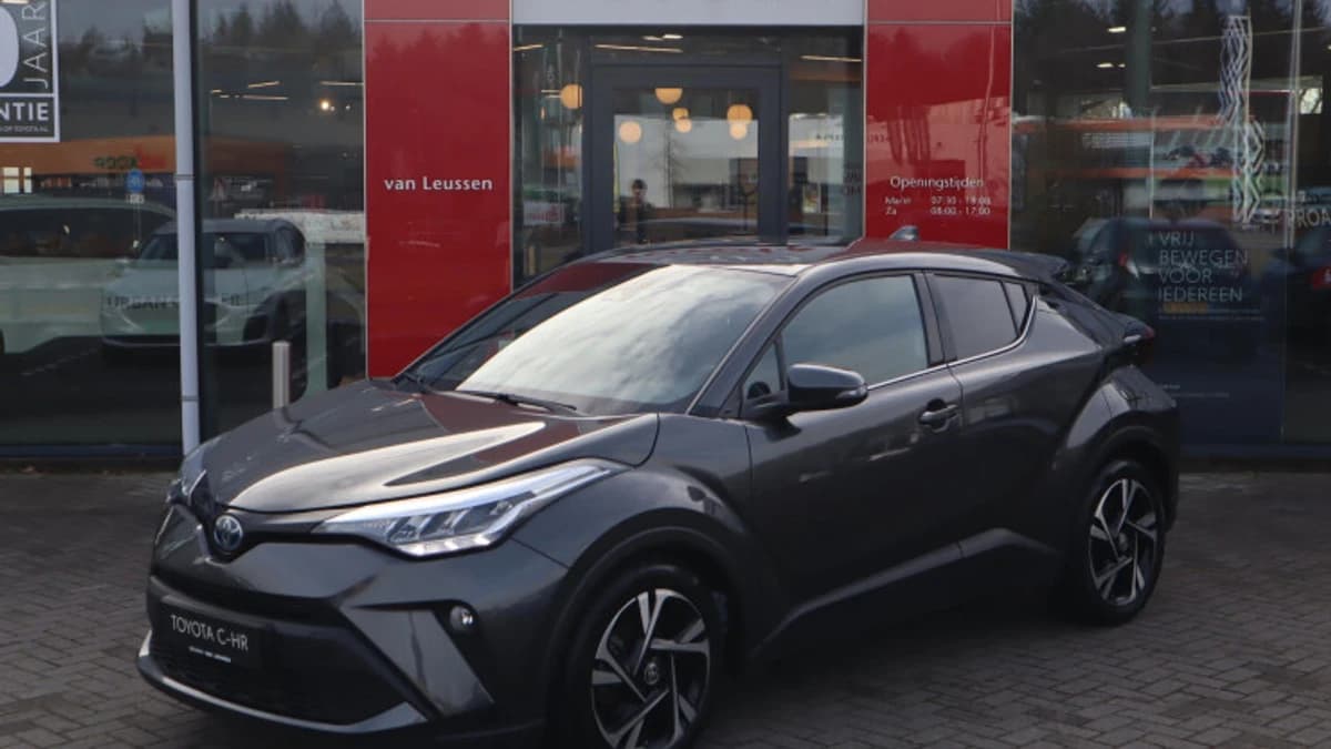 Toyota C hr — foto 1