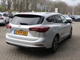 Ford Focus thumbnail 12