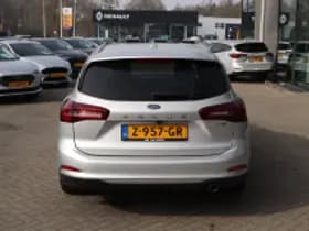 Ford Focus thumbnail 4