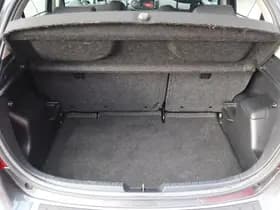 Toyota Yaris thumbnail 11