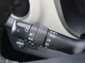 Toyota Yaris thumbnail 26
