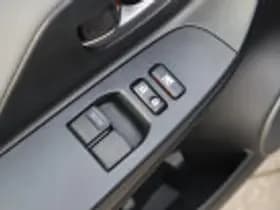 Toyota Yaris thumbnail 48