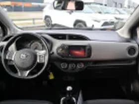 Toyota Yaris thumbnail 49