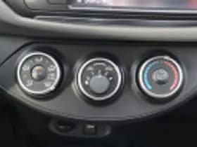 Toyota Yaris thumbnail 60