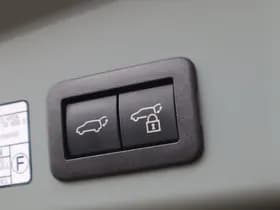 Toyota Corolla thumbnail 12