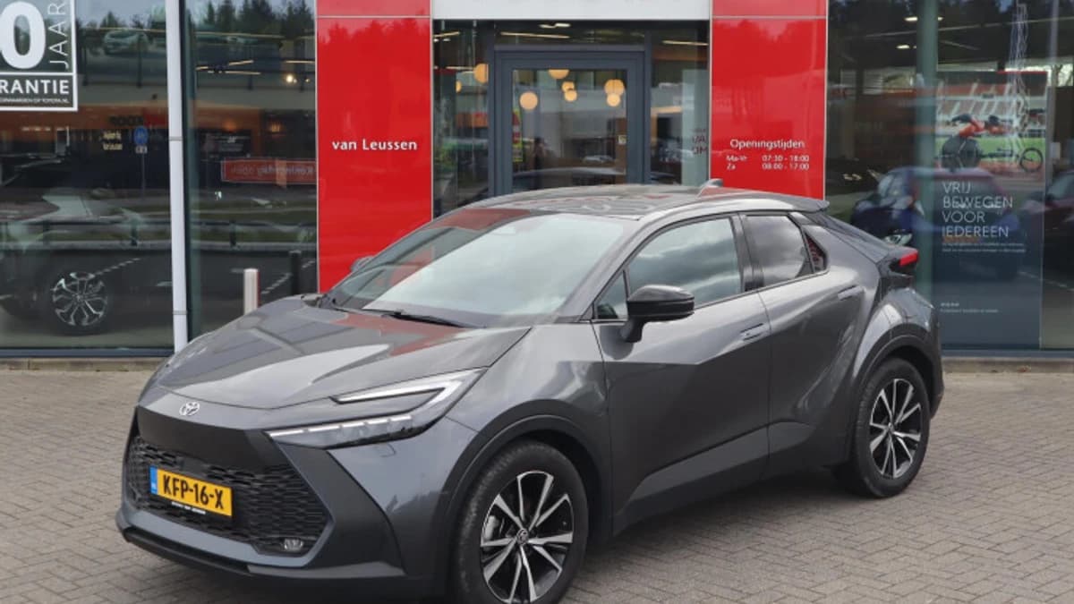 Toyota C hr — foto 1