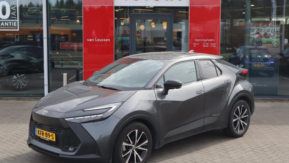 Toyota C hr — foto 1