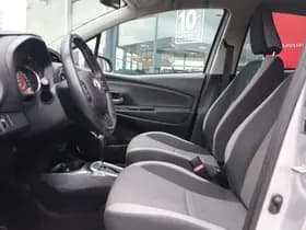 Toyota Yaris thumbnail 22