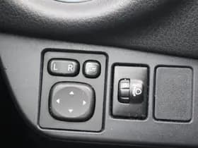 Toyota Yaris thumbnail 33