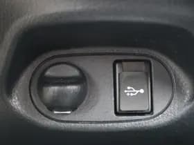 Toyota Yaris thumbnail 38
