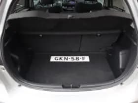 Toyota Yaris thumbnail 5