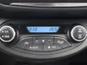 Toyota Yaris thumbnail 74