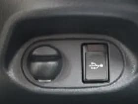 Toyota Yaris thumbnail 75