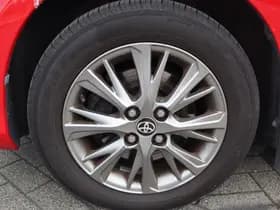Toyota Yaris thumbnail 18