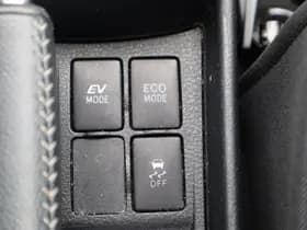 Toyota Yaris thumbnail 33