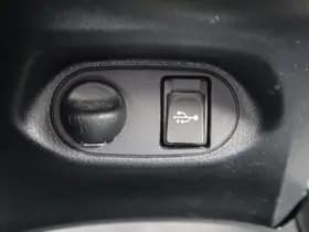 Toyota Yaris thumbnail 35