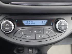 Toyota Yaris thumbnail 36