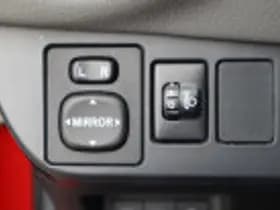 Toyota Yaris thumbnail 60