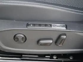 Ford Explorer thumbnail 25