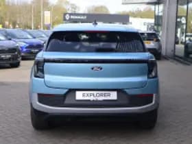 Ford Explorer thumbnail 4