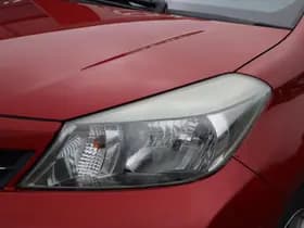 Toyota Yaris thumbnail 17
