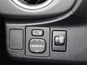 Toyota Yaris thumbnail 25