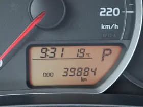 Toyota Yaris thumbnail 33