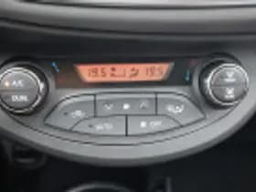 Toyota Yaris thumbnail 75