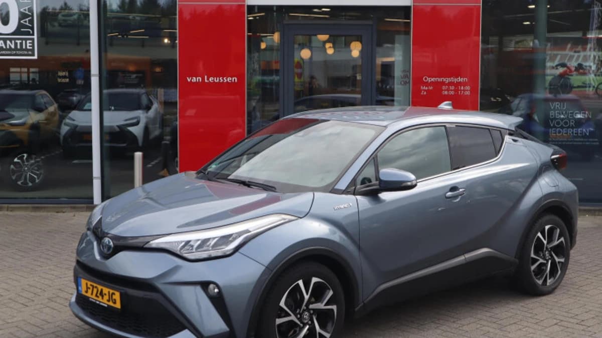 Toyota C hr — foto 1