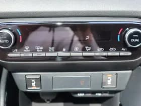 Toyota Yaris thumbnail 37