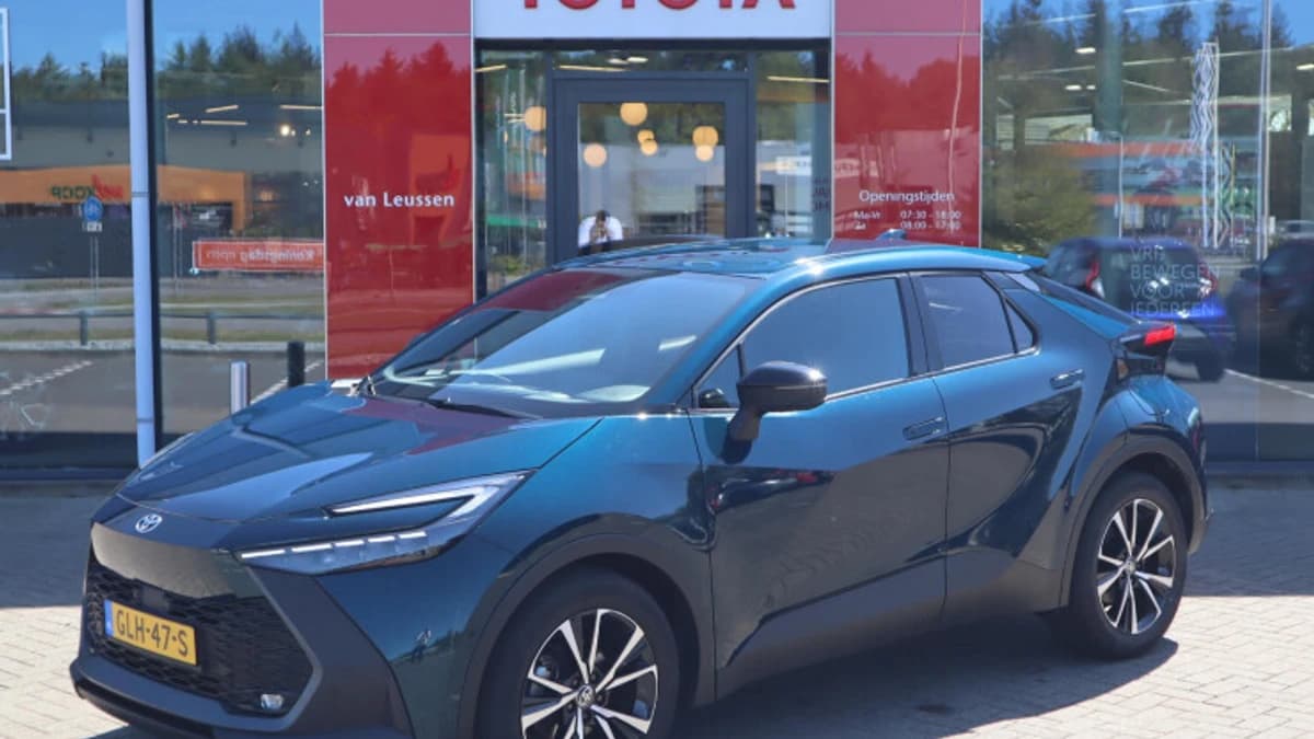 Toyota C hr — foto 1