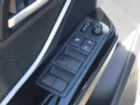 Toyota C hr thumbnail 77