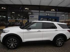 Ford Explorer thumbnail 2