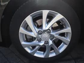 Toyota Auris thumbnail 19